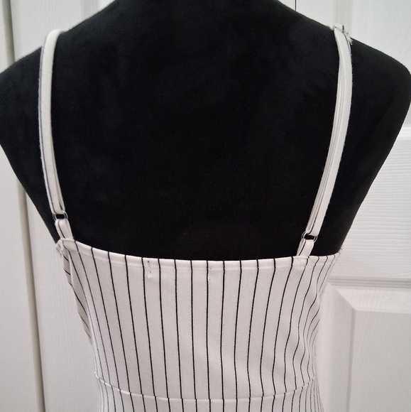 Fun Summer White Dress With Black Stripes & A Criss Cross Bodice   Size L - Picture 5 of 14